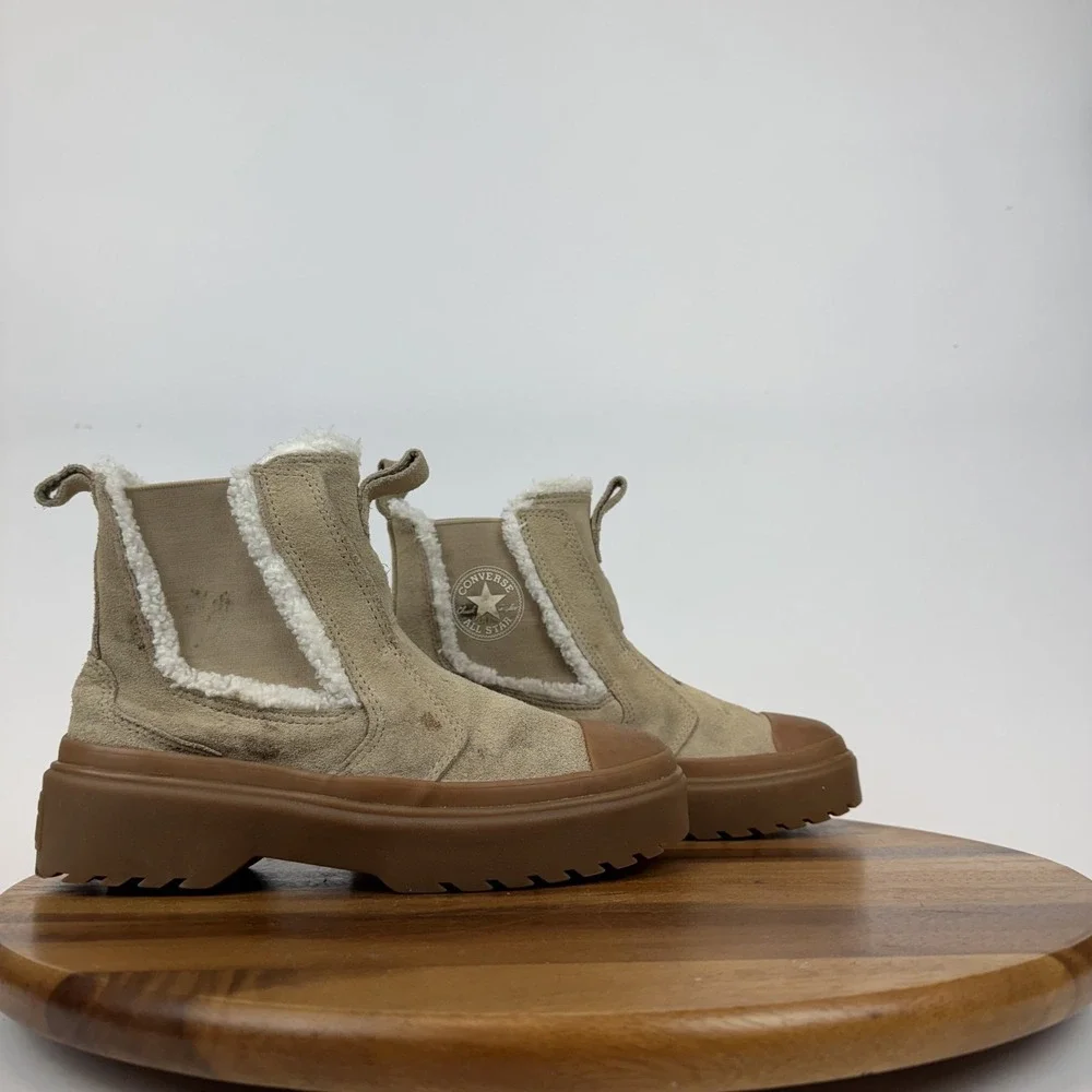Big Kids Converse Chuck Taylor All Star Chelsea Beige Suede Lug Sole Boot Size 5
